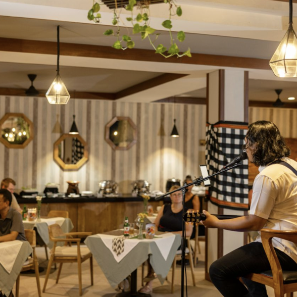 Bali Sanur Hotel Taksu Entertainment