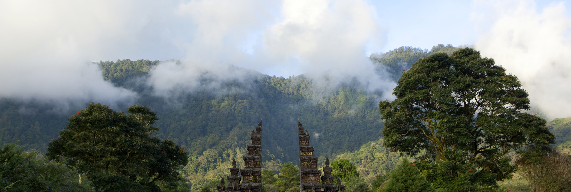 Bedugul Gate Temple 01
