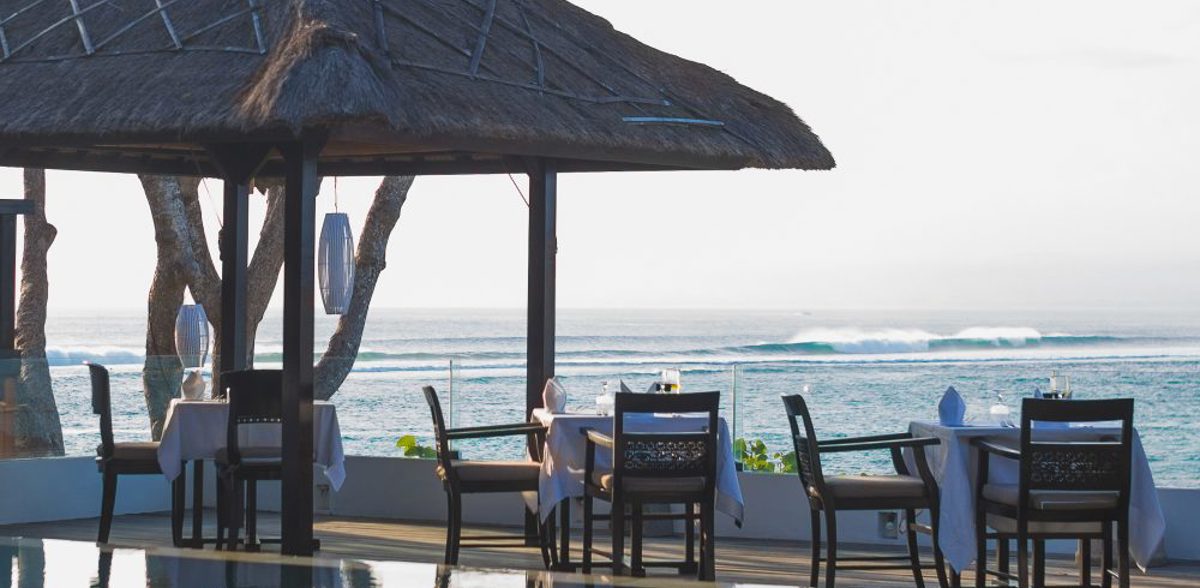 Infinity pool side restaurant