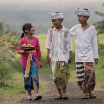 Ubud Children Ricefield 01