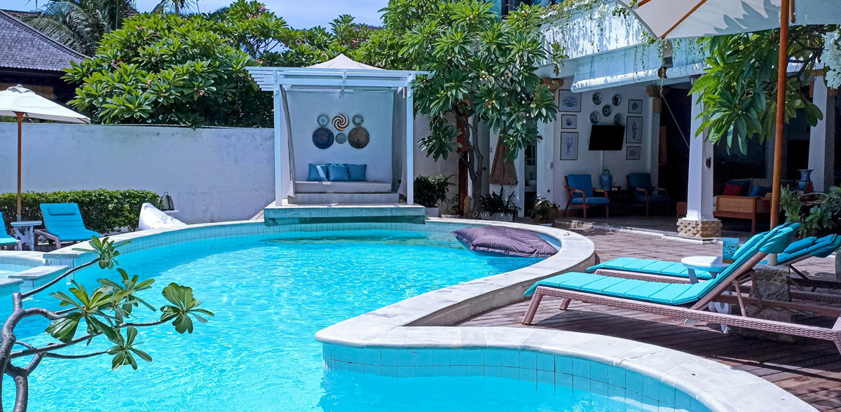 Pool view Villa Almarik
