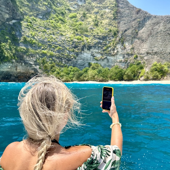 Capture the beauty of Lembongan from the speedboat