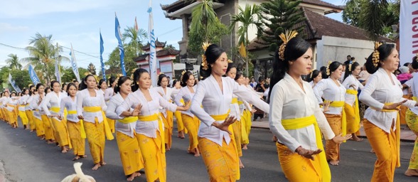 Bali Highlights Temple Ceremony Large