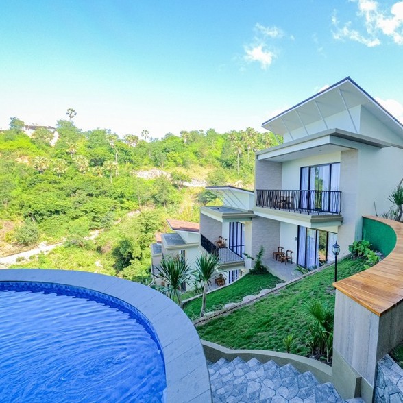 Flamingo Labuan Bajo Swimming Pool (1)