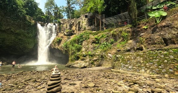 05 Tegenungan Waterfall