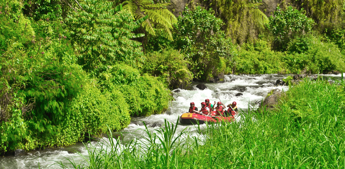 Get ready for a 18 km jungle rafting adventure