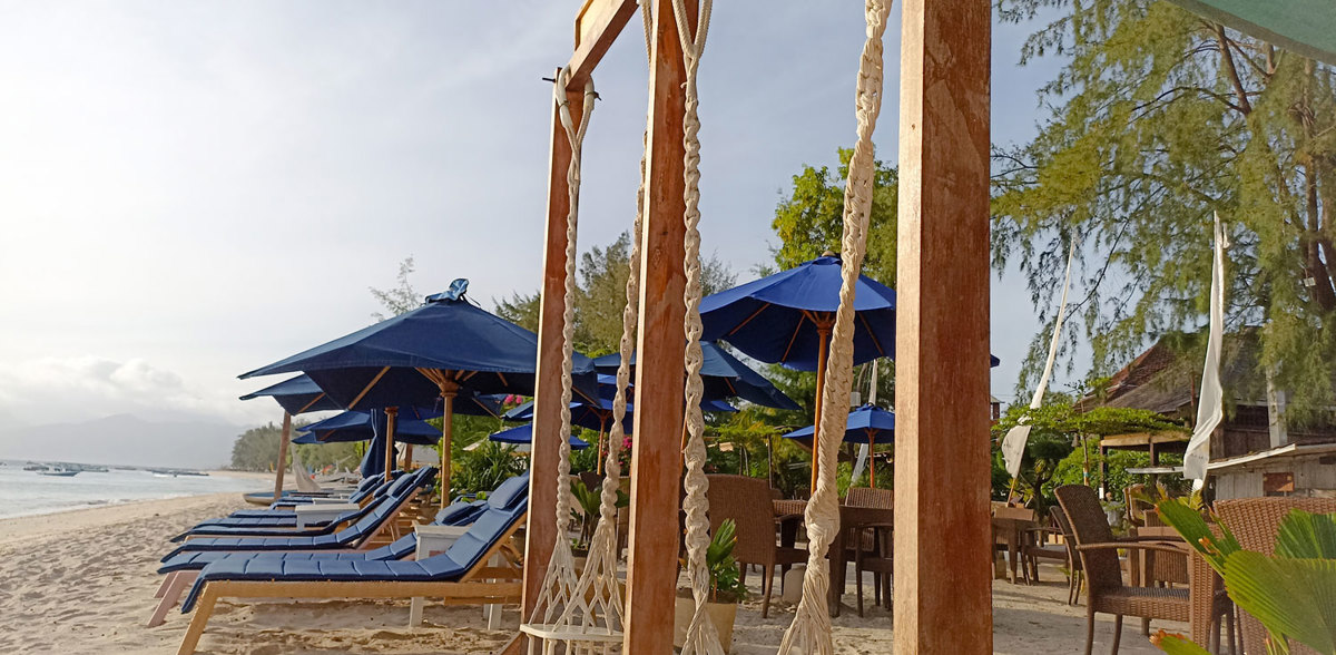 Beachfront Villa Almarik