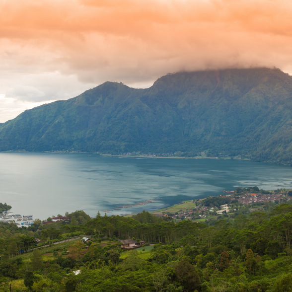 Batur vulcano and lake