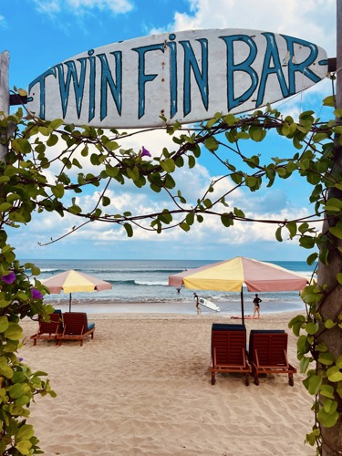 Twin Fin Beach bar Legian, Bali