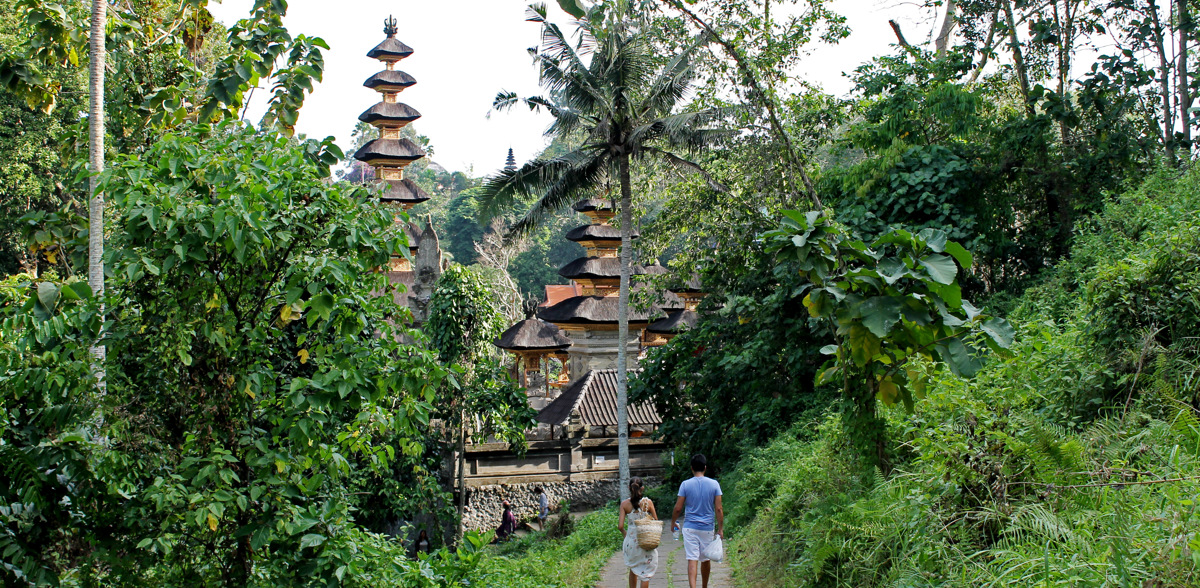 Visit temples in Ubud