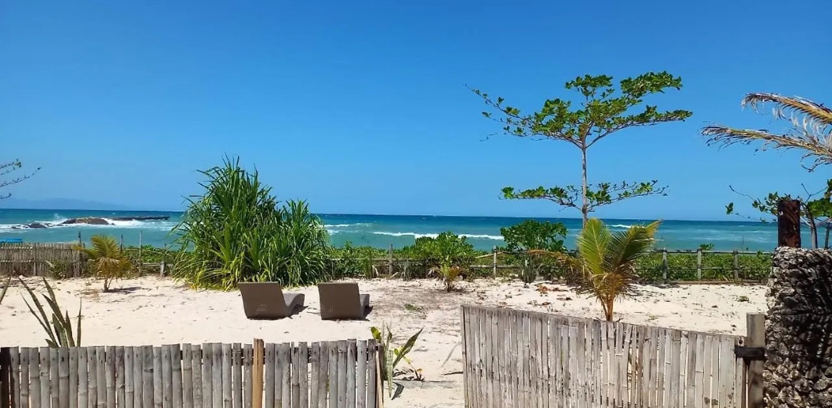 Direct access to the beach