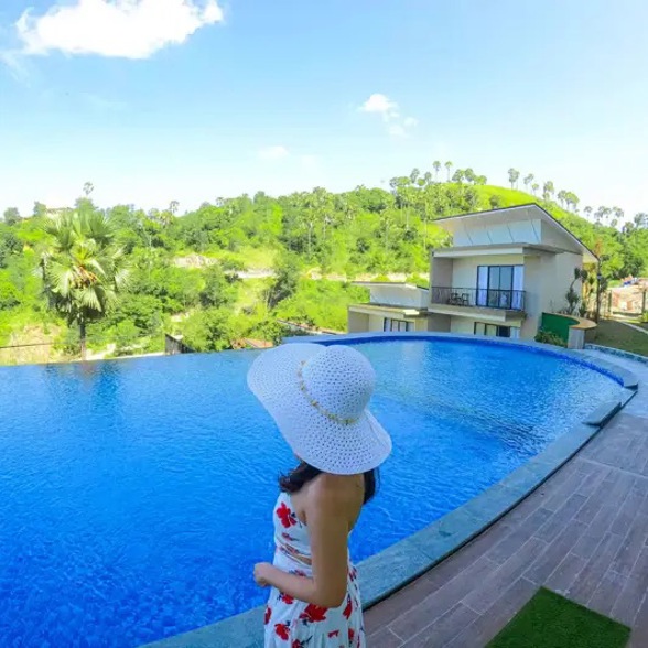 Flamingo Bajo Waecicu Pool