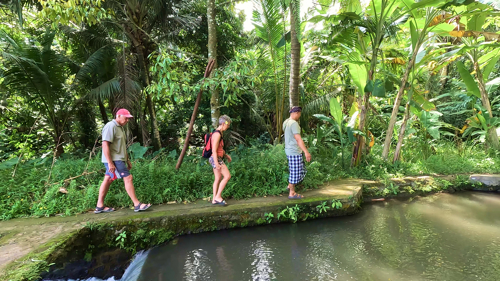 Payungan Village walking