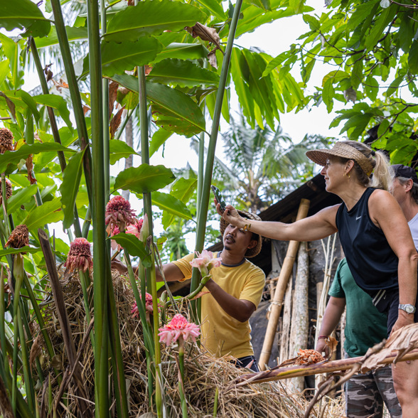 18 Bali Jungle Trekking Farmer Visit